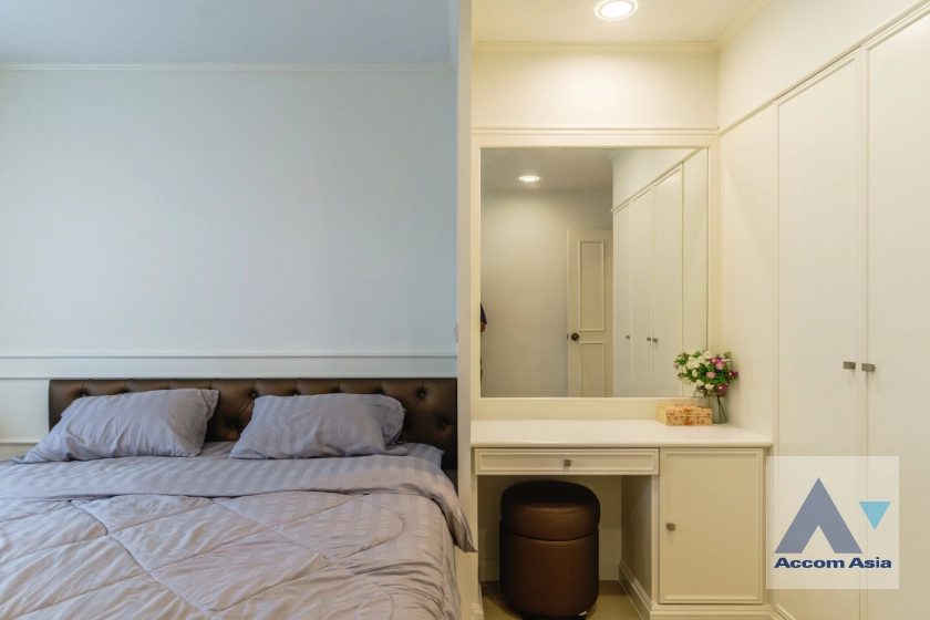 16  3 br Apartment For Rent in Sukhumvit ,Bangkok BTS Phrom Phong at Low-rise apartment, Walk 400m to BTS AA40067