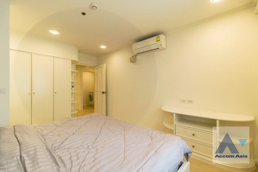 17  3 br Apartment For Rent in Sukhumvit ,Bangkok BTS Phrom Phong at Low-rise apartment, Walk 400m to BTS AA40067
