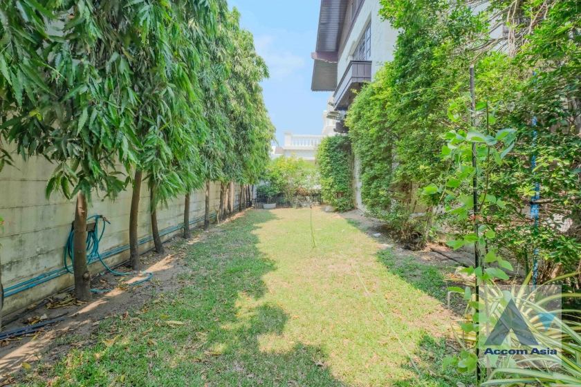 23  3 br House For Rent in Sukhumvit ,Bangkok BTS On Nut at Sukhumvit Garden City AA40068