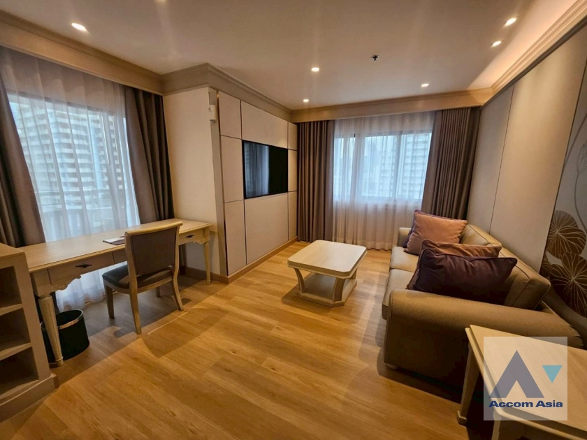 unit 2 Bedrooms  Apartment For Rent & Sale in Sukhumvit, Bangkok  near BTS Asok (AA40071)