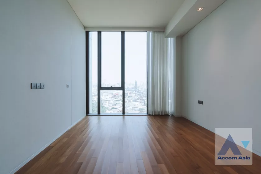 11  2 br Condominium For Sale in Charoen Nakhon ,Bangkok BTS Krung Thon Buri at Banyan Tree Residences Riverside AA40081