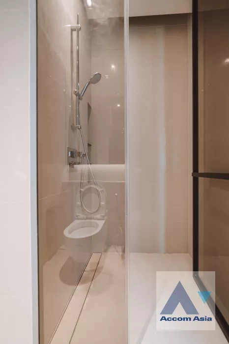 12  2 br Condominium For Sale in Charoen Nakhon ,Bangkok BTS Krung Thon Buri at Banyan Tree Residences Riverside AA40081