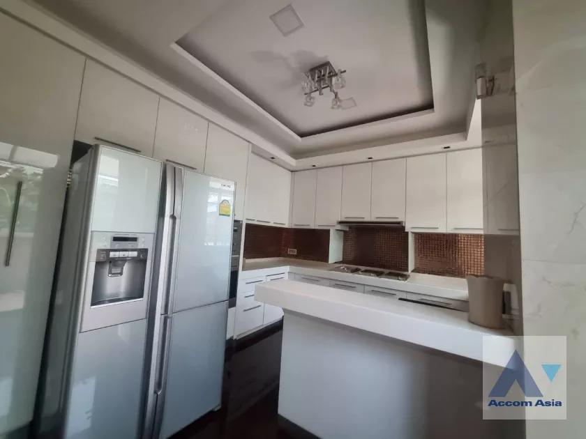 5  5 br House For Rent in Pattanakarn ,Bangkok  at Peaceful compound AA40084