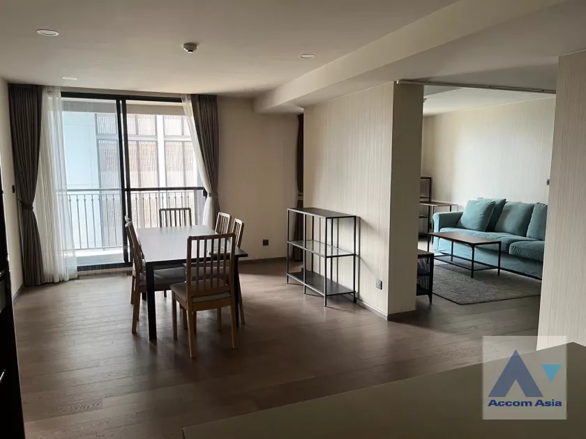 2 Bedrooms  Condominium For Rent in Ploenchit, Bangkok  near BTS Ratchadamri - MRT Silom (AA40085)