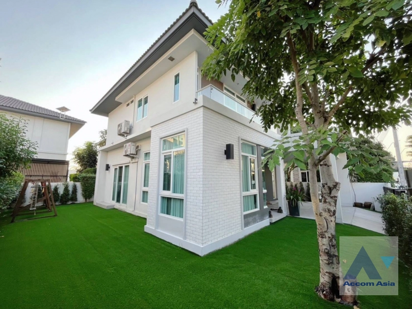 unit 4 Bedrooms  House For Rent in Samutprakan, Samutprakan  (AA40088)