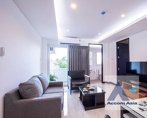  3 Bedrooms  Apartment For Rent in Sukhumvit, Bangkok  near BTS Punnawithi (AA40092)