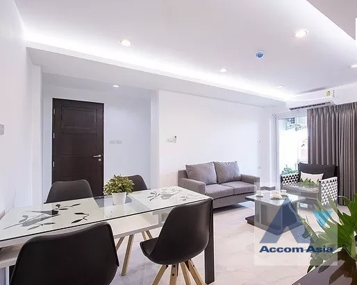  3 Bedrooms  Apartment For Rent in Sukhumvit, Bangkok  near BTS Punnawithi (AA40092)
