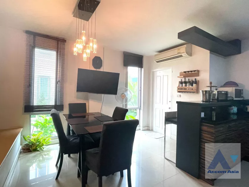  1  3 br Townhouse For Sale in Ratchadapisek ,Bangkok  at Home Park AA40094