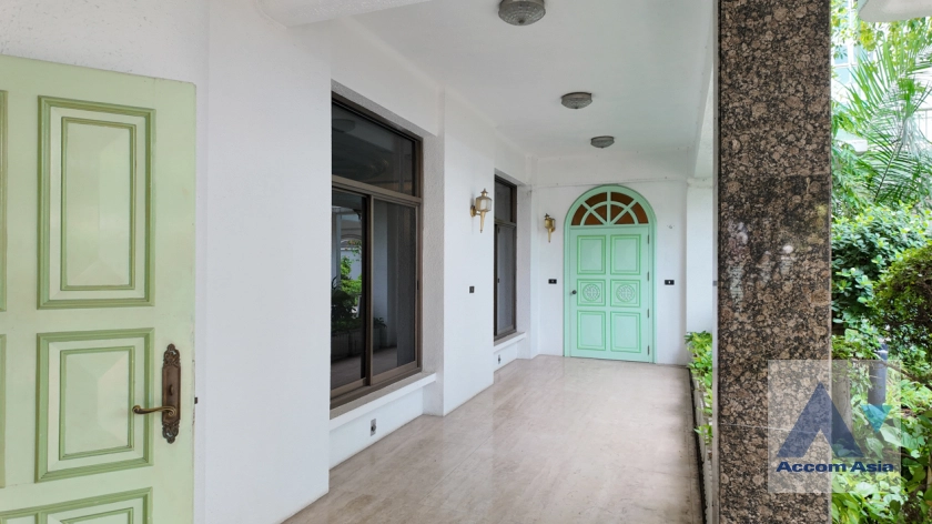 14  4 br House For Rent in Sukhumvit ,Bangkok BTS Thong Lo AA40098