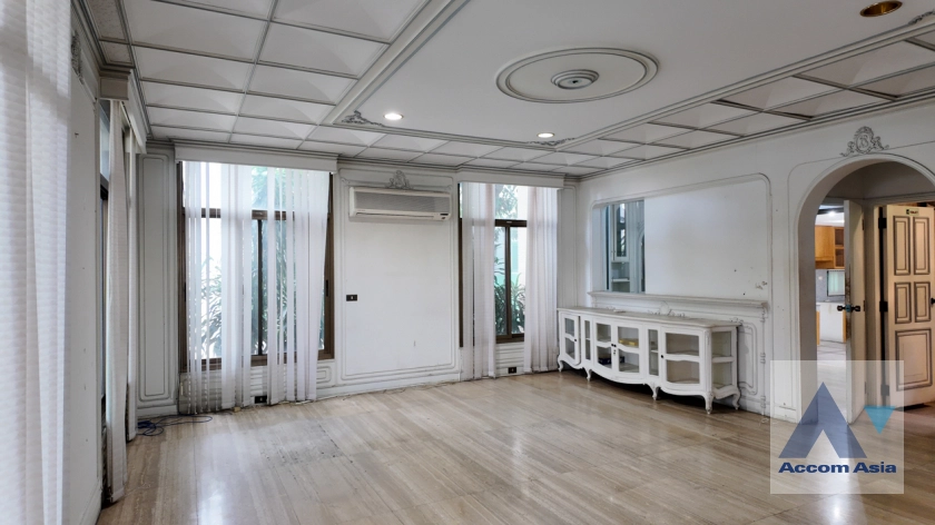 17  4 br House For Rent in Sukhumvit ,Bangkok BTS Thong Lo AA40098