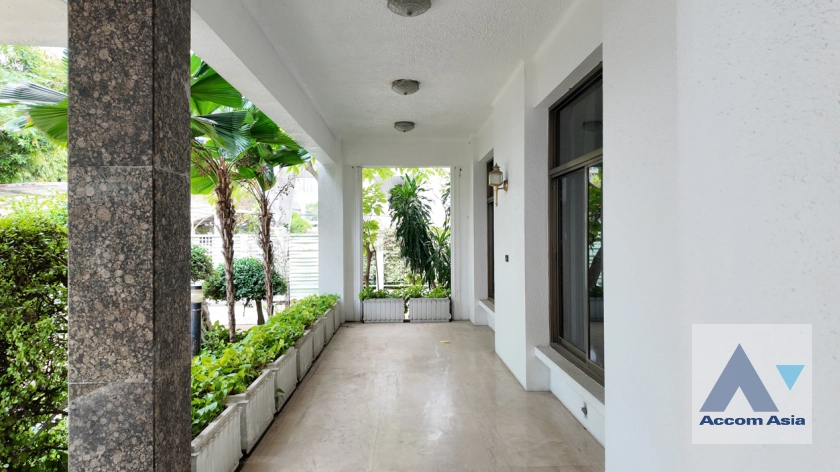 15  4 br House For Rent in Sukhumvit ,Bangkok BTS Thong Lo AA40098