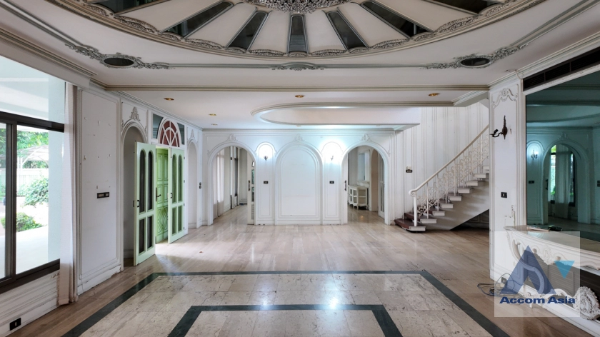 28  4 br House For Rent in Sukhumvit ,Bangkok BTS Thong Lo AA40098