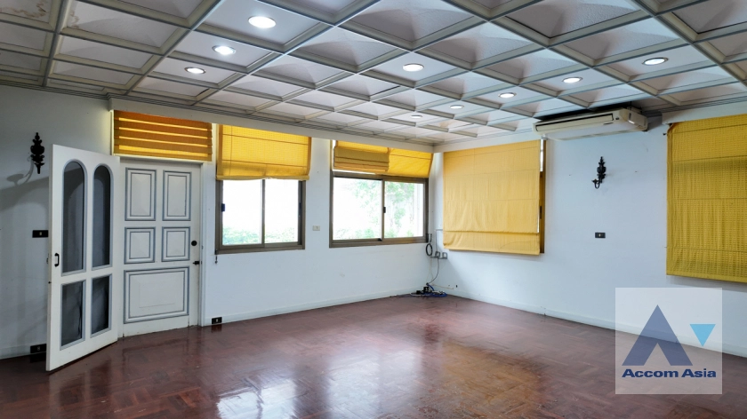 30  4 br House For Rent in Sukhumvit ,Bangkok BTS Thong Lo AA40098