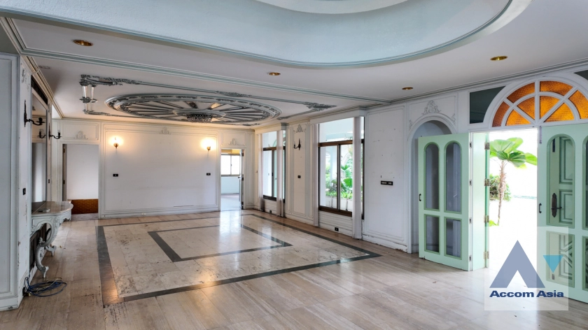 27  4 br House For Rent in Sukhumvit ,Bangkok BTS Thong Lo AA40098