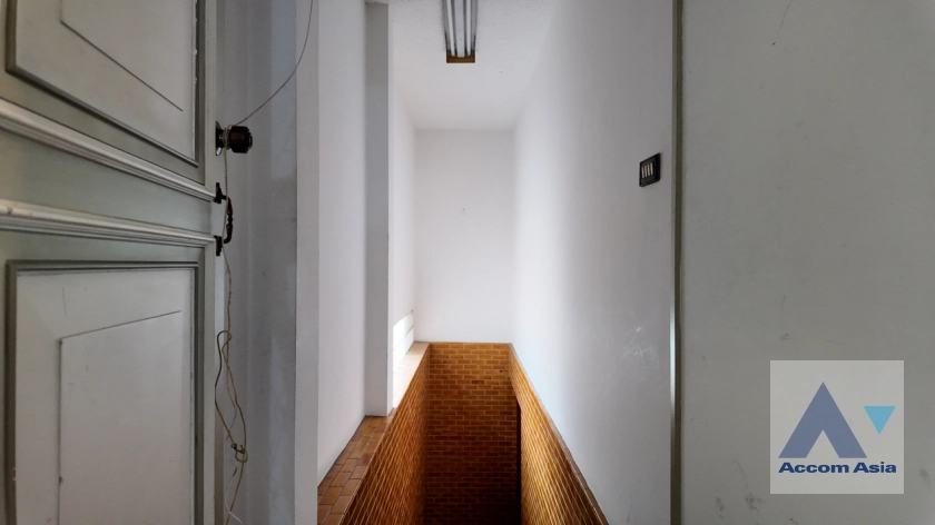 33  4 br House For Rent in Sukhumvit ,Bangkok BTS Thong Lo AA40098