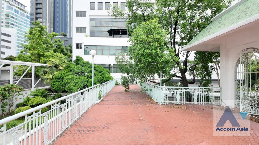 39  4 br House For Rent in Sukhumvit ,Bangkok BTS Thong Lo AA40098