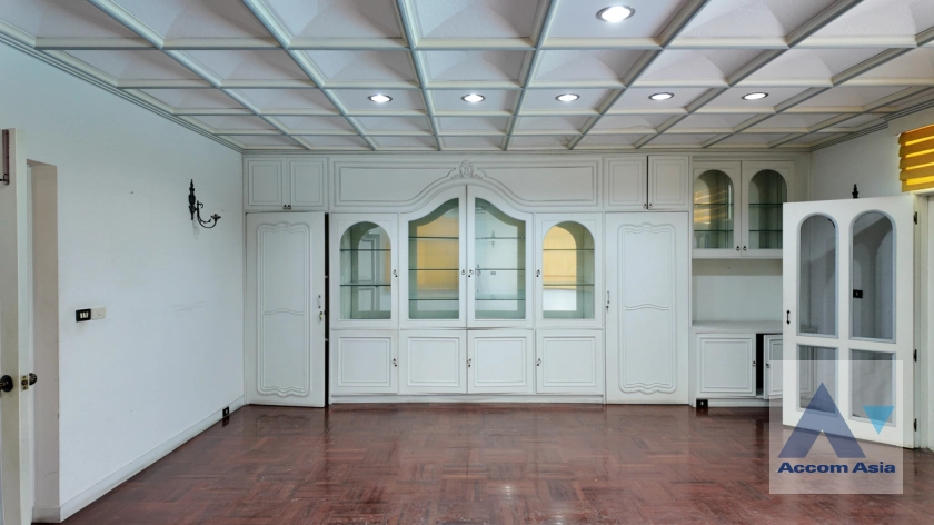 31  4 br House For Rent in Sukhumvit ,Bangkok BTS Thong Lo AA40098