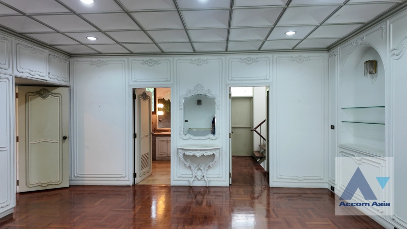 36  4 br House For Rent in Sukhumvit ,Bangkok BTS Thong Lo AA40098