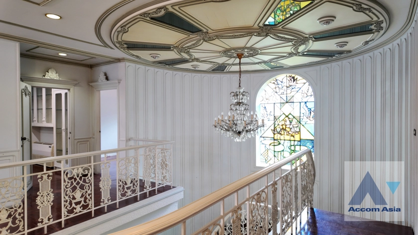 42  4 br House For Rent in Sukhumvit ,Bangkok BTS Thong Lo AA40098