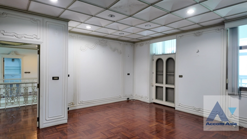 46  4 br House For Rent in Sukhumvit ,Bangkok BTS Thong Lo AA40098