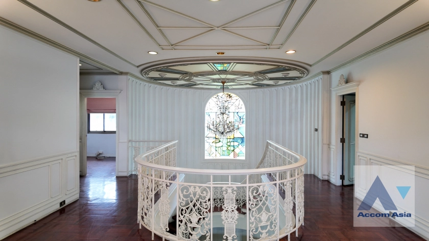 41  4 br House For Rent in Sukhumvit ,Bangkok BTS Thong Lo AA40098