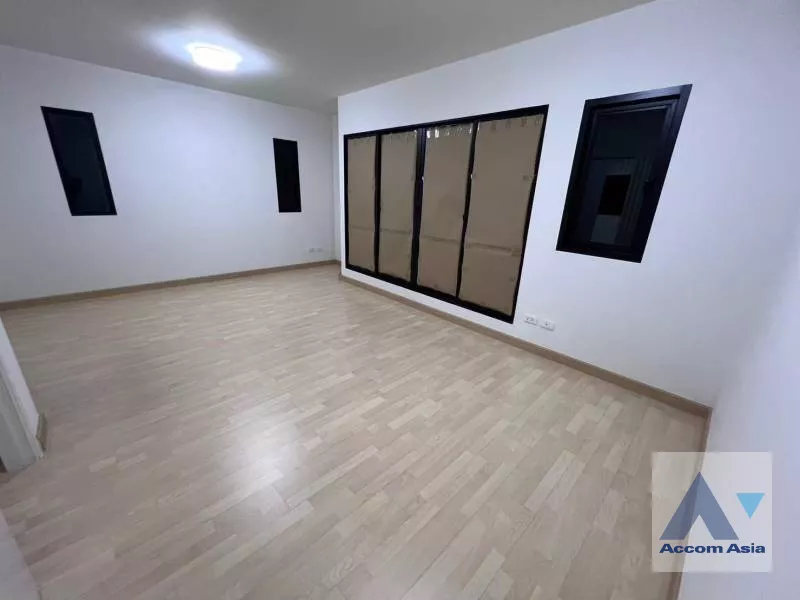  1  3 br Townhouse For Sale in Ratchadaphisek ,Bangkok MRT Sutthisan at The Connect UP 3 AA40101