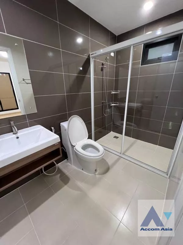 7  3 br Townhouse For Sale in Ratchadapisek ,Bangkok MRT Sutthisan at The Connect UP 3 AA40101
