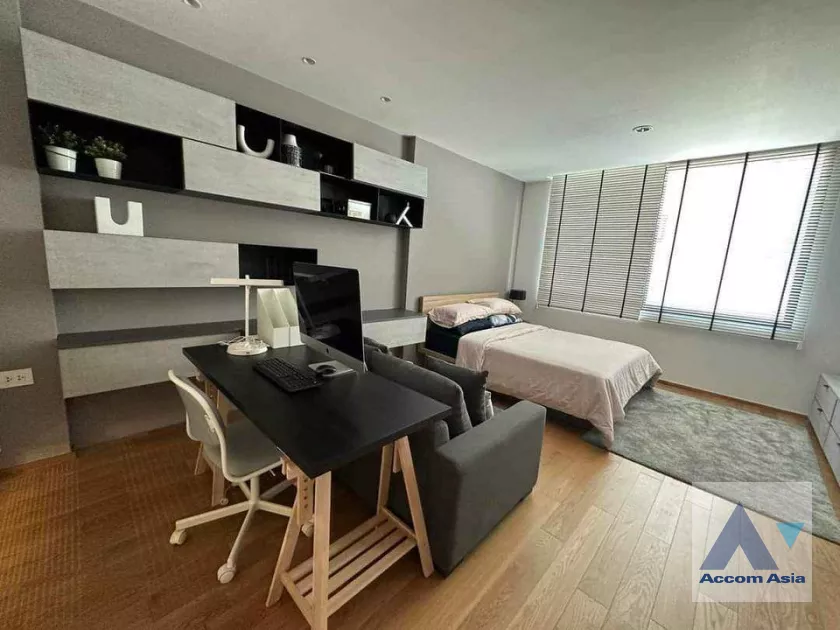 unit 3 Bedrooms  Townhouse For Sale in Pattanakarn, Bangkok  near ARL Ramkhamhaeng (AA40105)