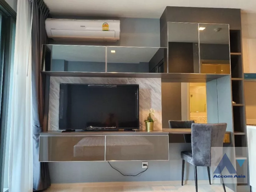 unit 1 Bedroom  Condominium For Rent in Ploenchit, Bangkok  near BTS Ploenchit (AA40108)