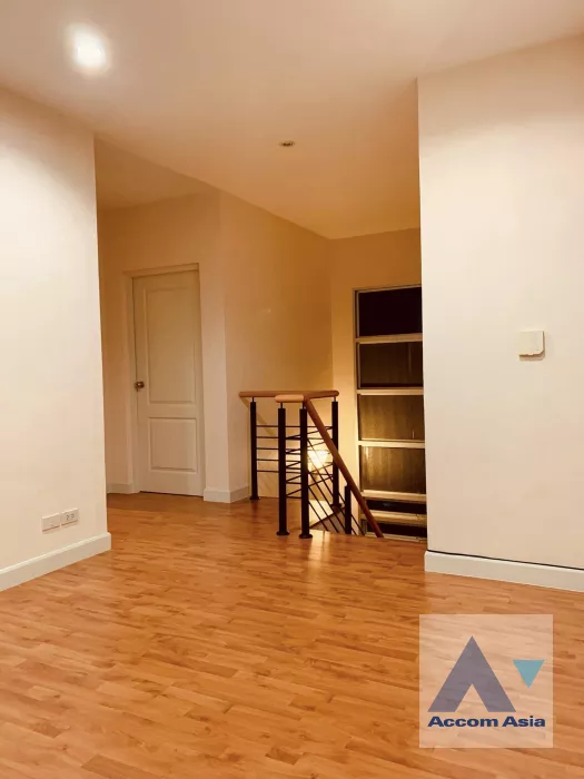 9  4 br House For Rent in Petchkasem ,Bangkok BTS Bang Wa at Life Bangkok Boulevard Ratchaphruek-Charan AA40111