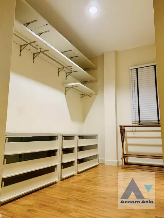 14  4 br House For Rent in Petchkasem ,Bangkok BTS Bang Wa at Life Bangkok Boulevard Ratchaphruek-Charan AA40111