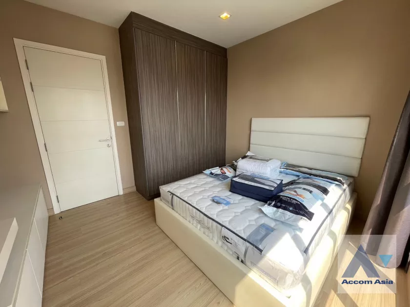 unit 2 Bedrooms  Condominium For Sale in Charoen Nakhon, Bangkok  near BTS Krung Thon Buri (AA40114)