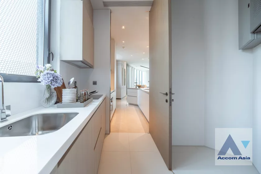 15  2 br Condominium For Sale in Charoen Nakhon ,Bangkok BTS Krung Thon Buri at Banyan Tree Residences Riverside AA40115