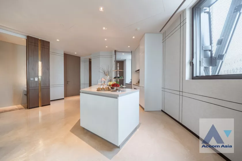 13  2 br Condominium For Sale in Charoen Nakhon ,Bangkok BTS Krung Thon Buri at Banyan Tree Residences Riverside AA40115