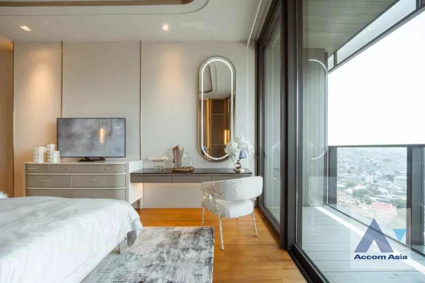 32  2 br Condominium For Sale in Charoen Nakhon ,Bangkok BTS Krung Thon Buri at Banyan Tree Residences Riverside AA40115