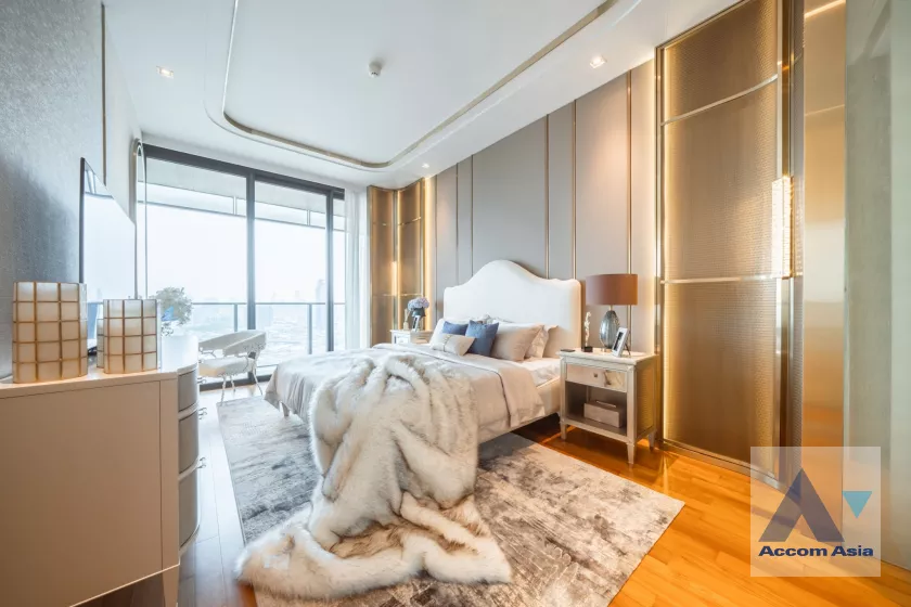 18  2 br Condominium For Sale in Charoen Nakhon ,Bangkok BTS Krung Thon Buri at Banyan Tree Residences Riverside AA40115