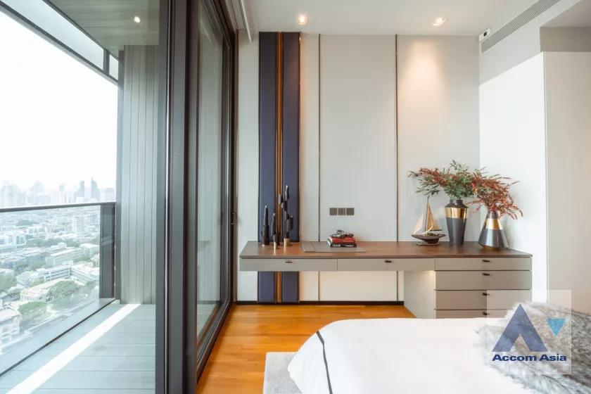 34  2 br Condominium For Sale in Charoen Nakhon ,Bangkok BTS Krung Thon Buri at Banyan Tree Residences Riverside AA40115