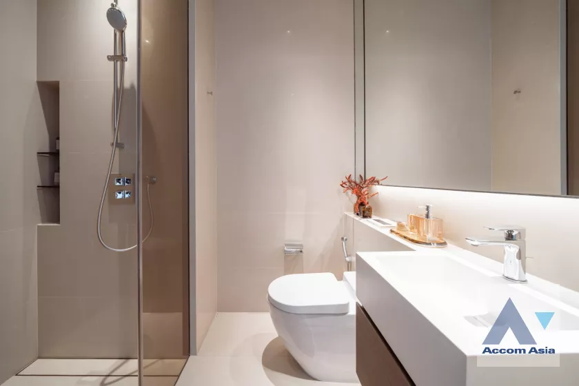 33  2 br Condominium For Sale in Charoen Nakhon ,Bangkok BTS Krung Thon Buri at Banyan Tree Residences Riverside AA40115