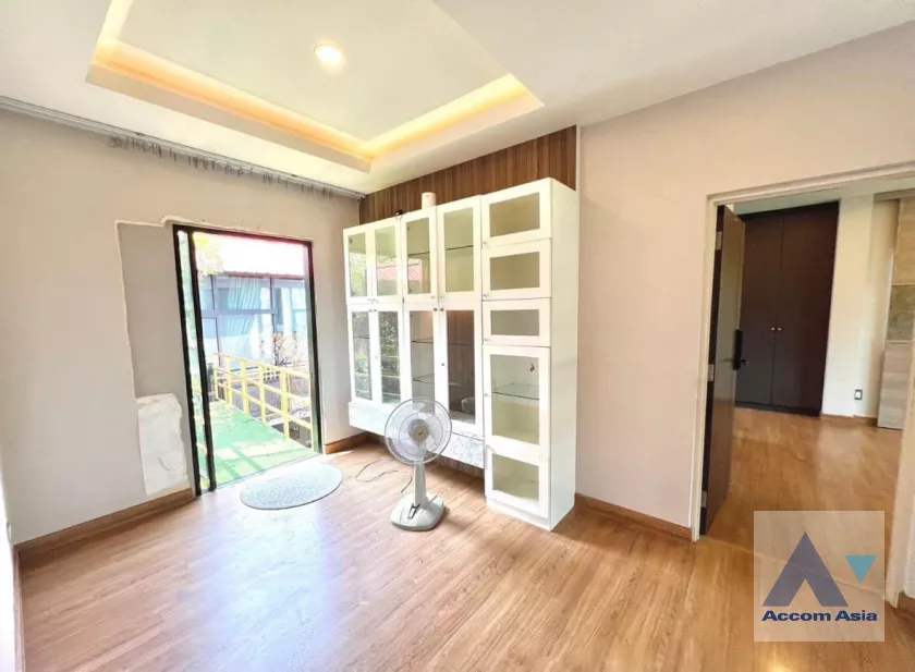 12  3 br House For Sale in Phaholyothin ,Bangkok  at The City Ramintra AA40116