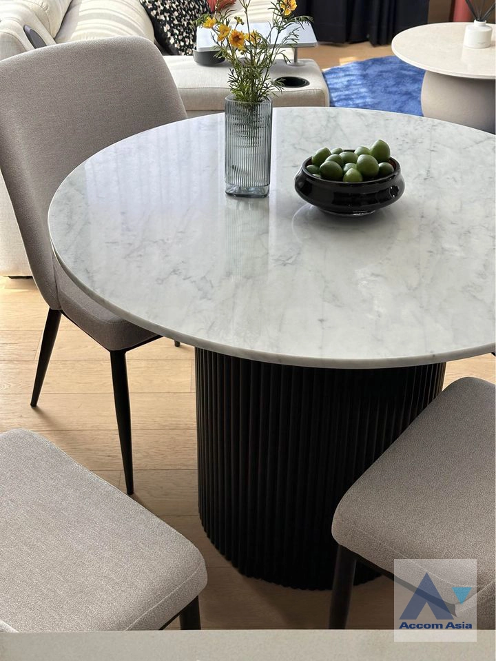 6  2 br Condominium for rent and sale in Ploenchit ,Bangkok BTS Chitlom at 28 Chidlom AA40119