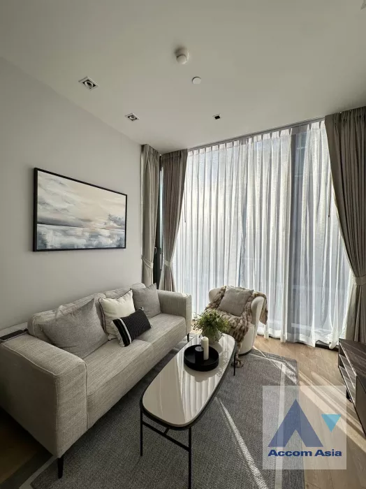 unit 1 Bedroom  Condominium For Rent in Ploenchit, Bangkok  near BTS Chitlom (AA40124)