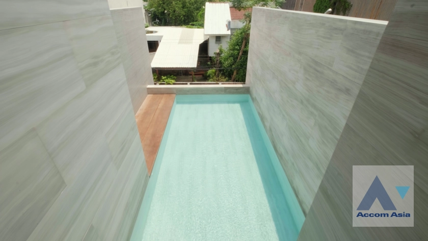 12  4 br House For Sale in Lat Phrao ,Bangkok MRT Lat Phrao AA40125