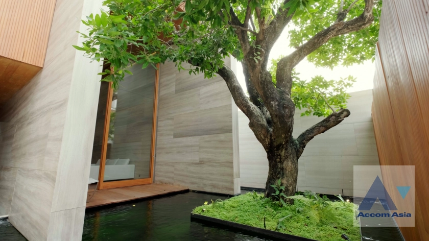 6  4 br House For Sale in Lat Phrao ,Bangkok MRT Lat Phrao AA40125