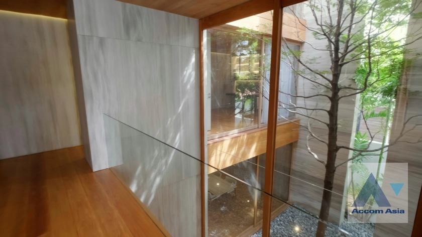 13  4 br House For Sale in Lat Phrao ,Bangkok MRT Lat Phrao AA40125