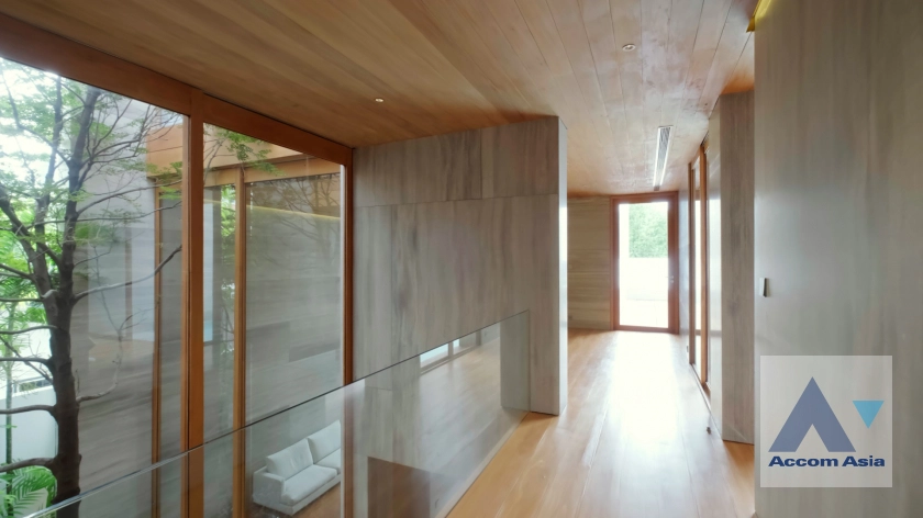 14  4 br House For Sale in Lat Phrao ,Bangkok MRT Lat Phrao AA40125