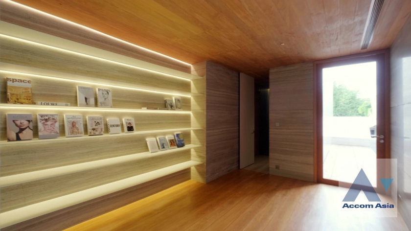 15  4 br House For Sale in Lat Phrao ,Bangkok MRT Lat Phrao AA40125