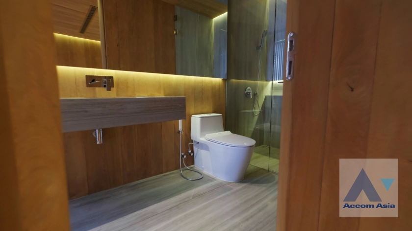 17  4 br House For Sale in Lat Phrao ,Bangkok MRT Lat Phrao AA40125