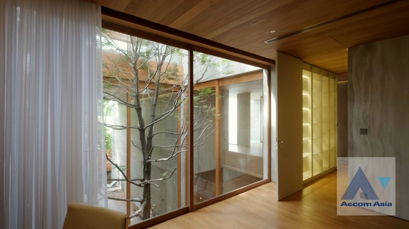 18  4 br House For Sale in Lat Phrao ,Bangkok MRT Lat Phrao AA40125