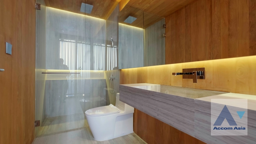 20  4 br House For Sale in Lat Phrao ,Bangkok MRT Lat Phrao AA40125