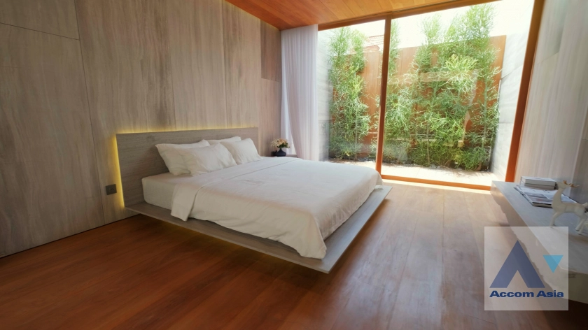 22  4 br House For Sale in Lat Phrao ,Bangkok MRT Lat Phrao AA40125